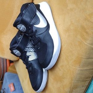Nike Team Hustle Basketball Shoes